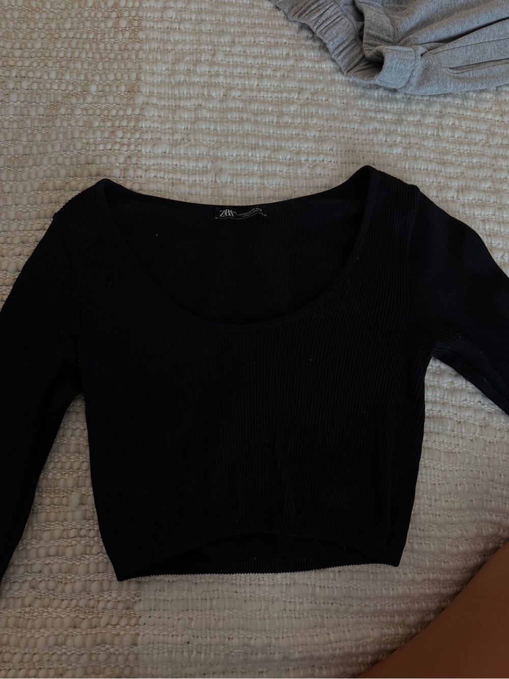 ZARA Black Ribbed Long Sleeve Scoop Crop Top